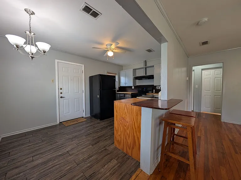 890 Josephine St — Photo 5