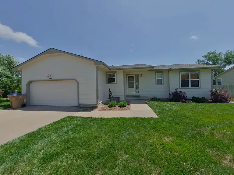 650 S Highland Dr — Photo 1