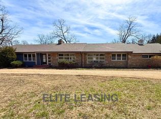 8021 SW 10th St, Topeka, KS 66615