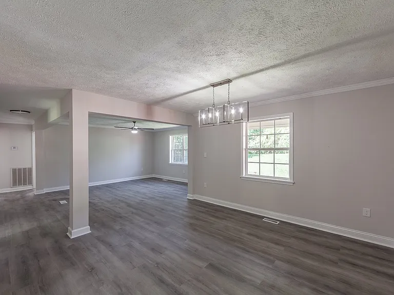 28 Falcon Rd — Photo 5