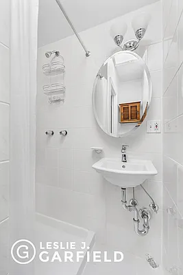 Rented by Leslie J. Garfield | media 18