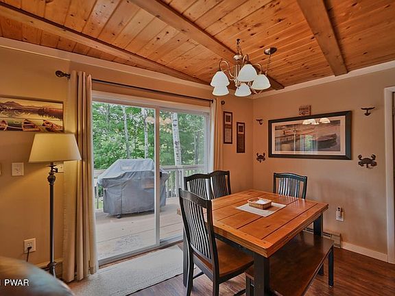 3rd image of 16 Lakeview Ct