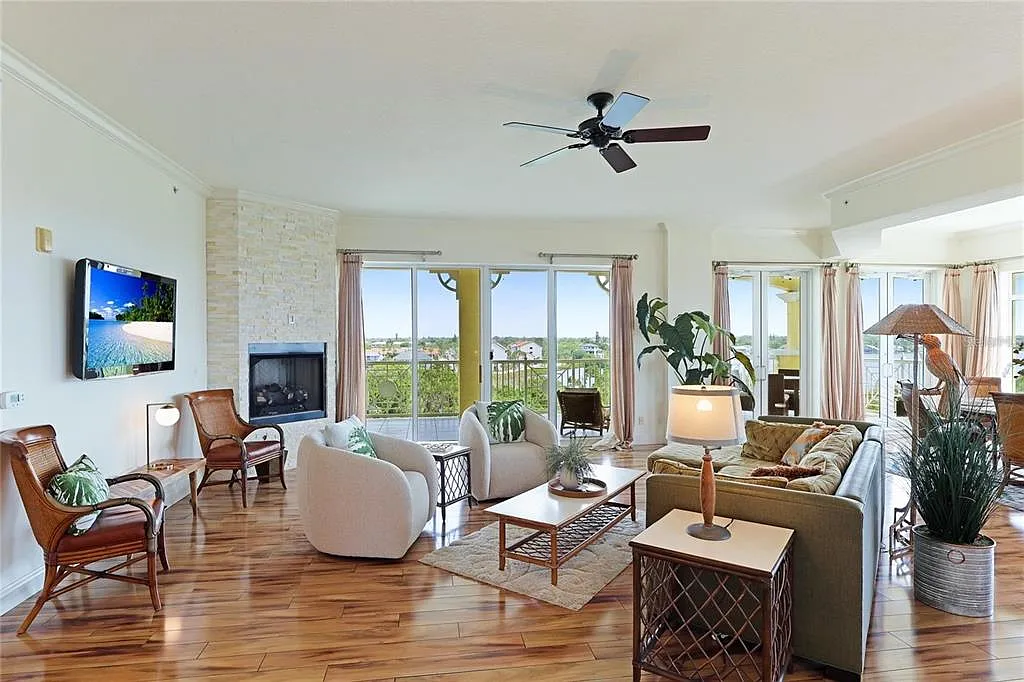 3 bed, 3.5 bath, 3524 sqft, $15,000 — Photo 3