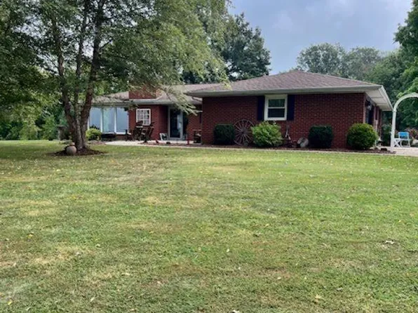 299 E Crestwood Dr, Washington, IN 47501