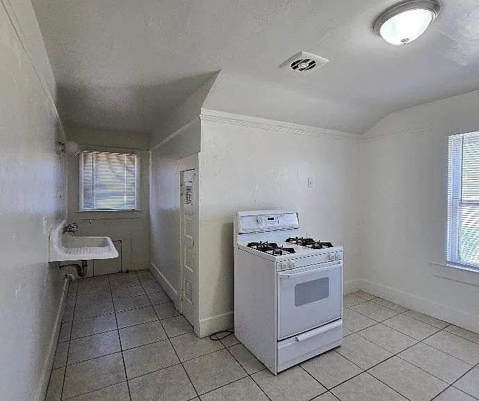 1361 N Rowell Ave #1361 — Photo 15
