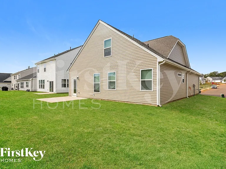 208 Stonefence Dr — Photo 15