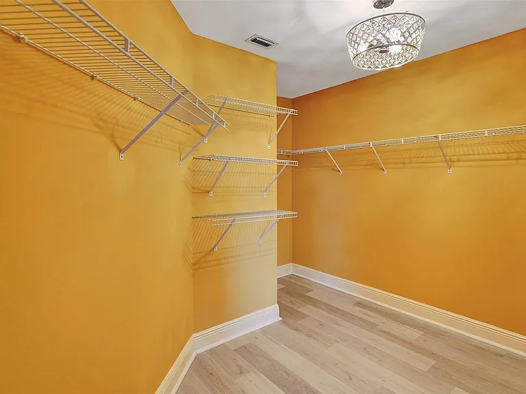 10902 Tamoron Ln — Photo 39