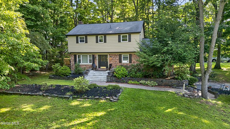 4th image of 14 Brookwood Drive