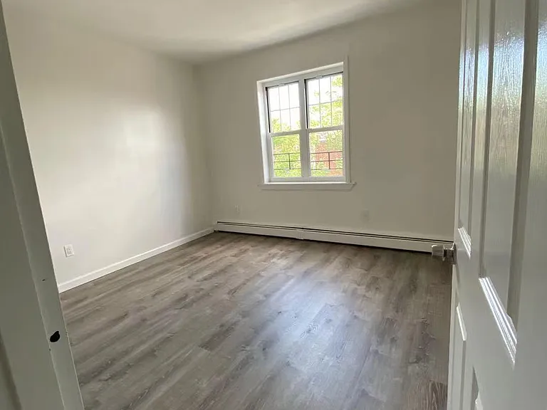 1990 Hughes Ave #3 — Photo 8
