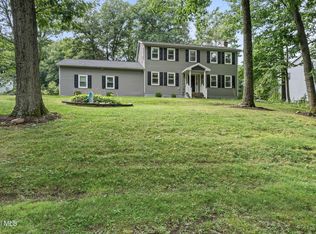 2279 Pine Ridge Road, Niskayuna, NY 12309