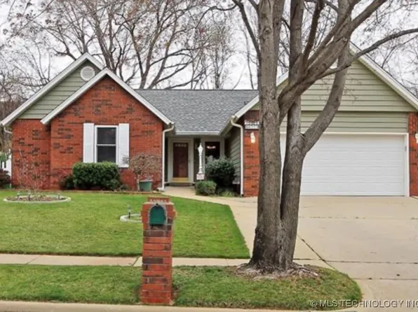 6223 S Cedar Pl, Broken Arrow, OK 74011