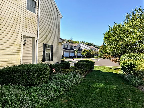 5th image of 2449 Stoughton Cir