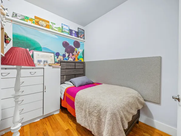 414 Chestnut Street image 8 of 25