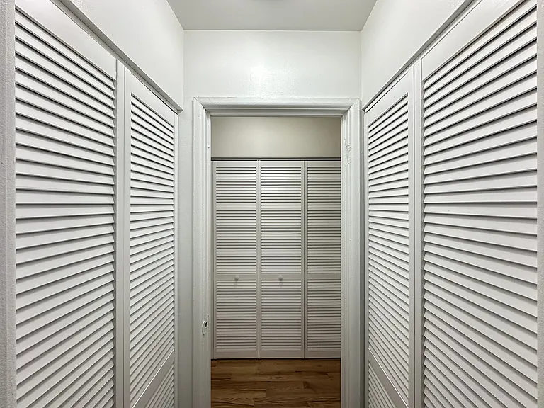 6830 N Sheridan Rd #452 — Photo 16