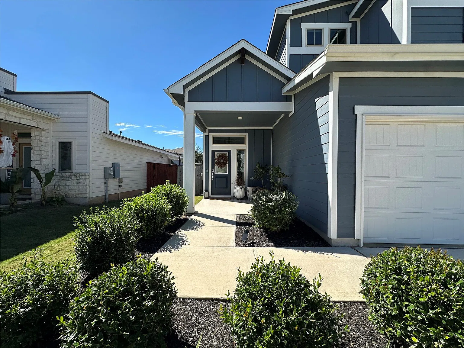 4 bed, 2.5 bath, 2275 sqft, $2,675 — Photo 2