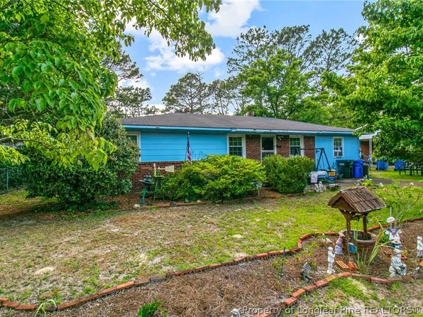 1826 Wayne Ln, Fayetteville, NC 28304