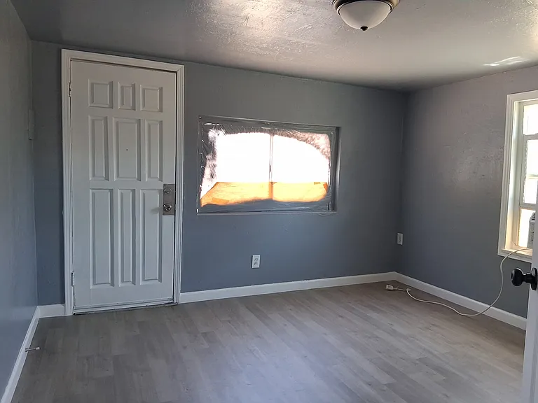 2979 S Newman Ave — Photo 7