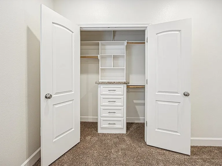 5402 Jonathan Ln — Photo 29