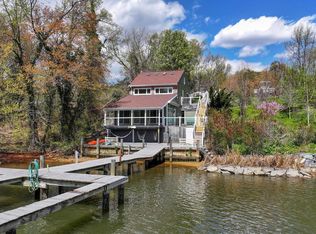 811 Long Cove Rd, Glen Burnie, MD 21060