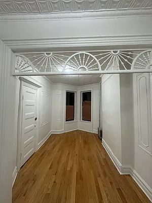 Rented by R New York | media 16