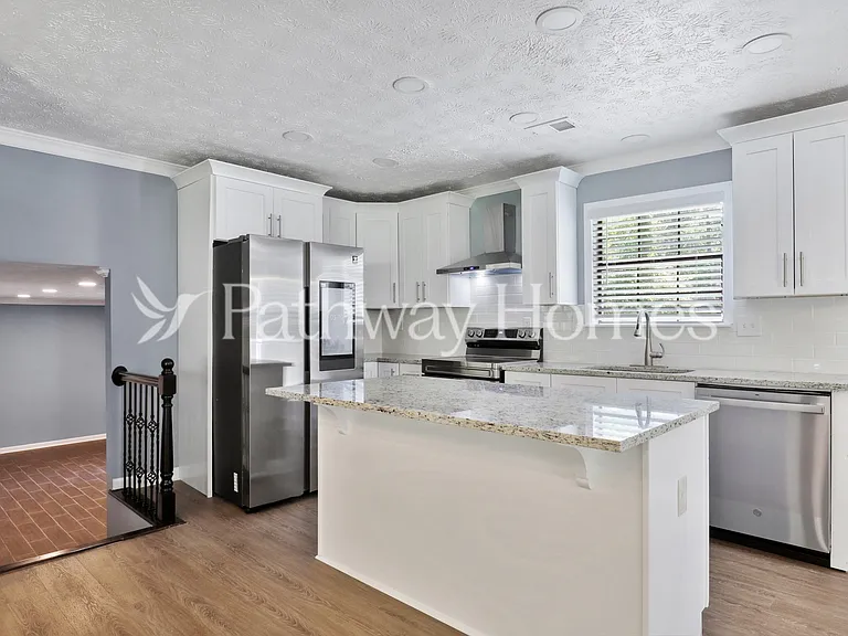 4254 Southvale Dr — Photo 6