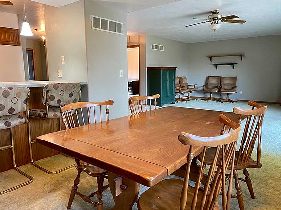 5th image of 3218 Center Lake Dr