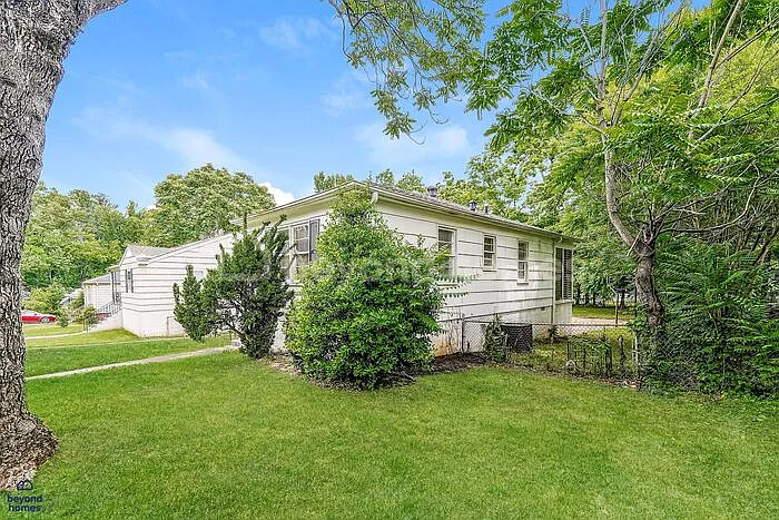 945 Elizabeth Dr — Photo 25