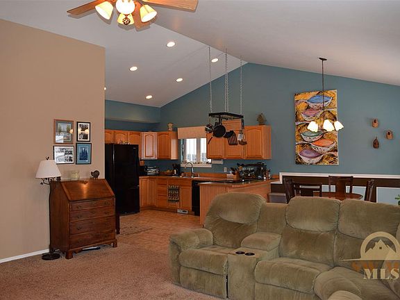 3rd image of 800 Dimaggio Dr