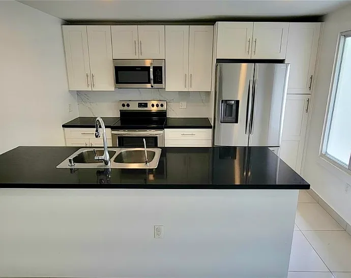4 bed, 3.5 bath, 1434 sqft, $2,400 — Photo 4