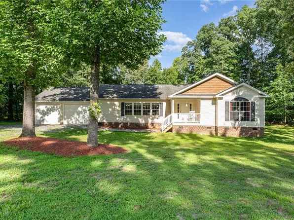 305 Grand Oaks Dr, Gibsonville, NC 27249