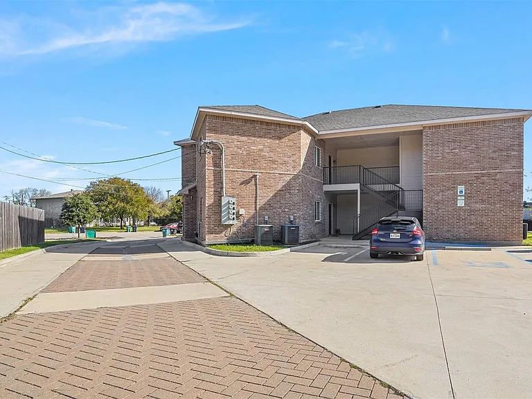 609 Meadow View Ct #102 — Photo 13