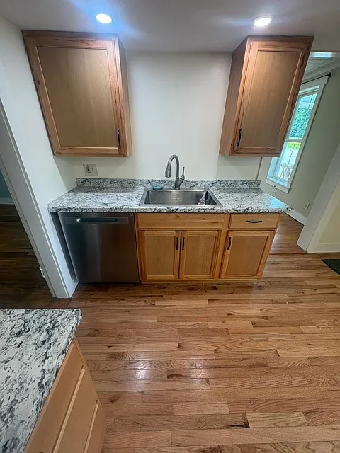 3 bed, 1234 sqft, $3,700 — Photo 4