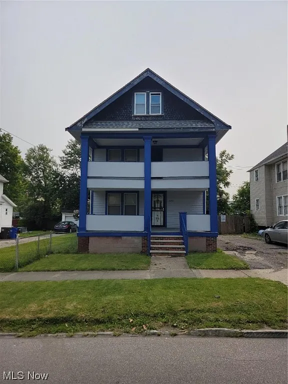 2201 W 106th St photo 1