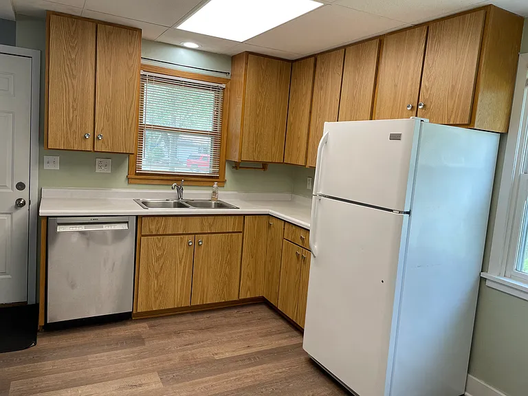 1505 Kellogg Ave — Photo 6