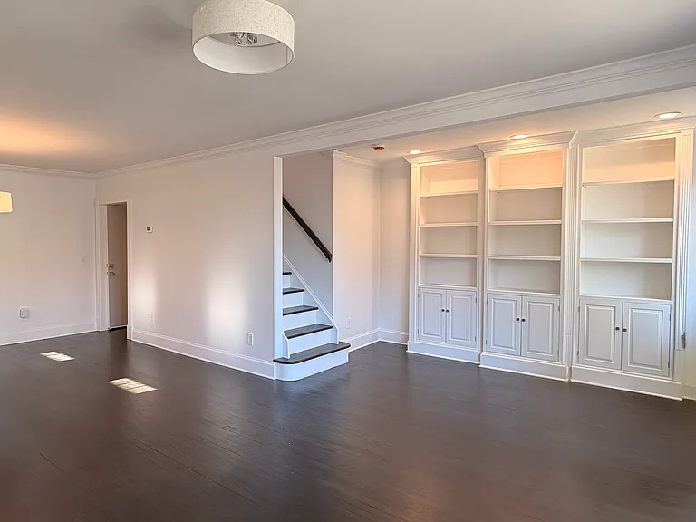 617 Warren St #2 — Photo 2