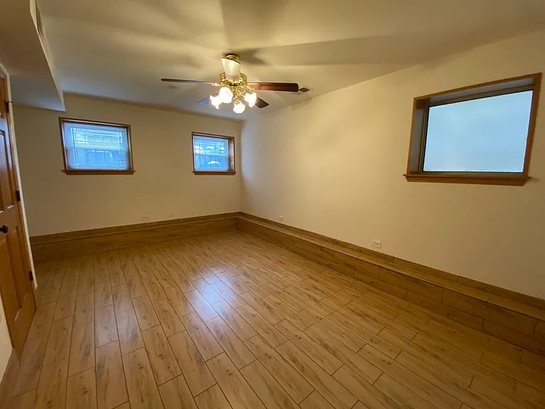 1535 West Addison — Photo 57