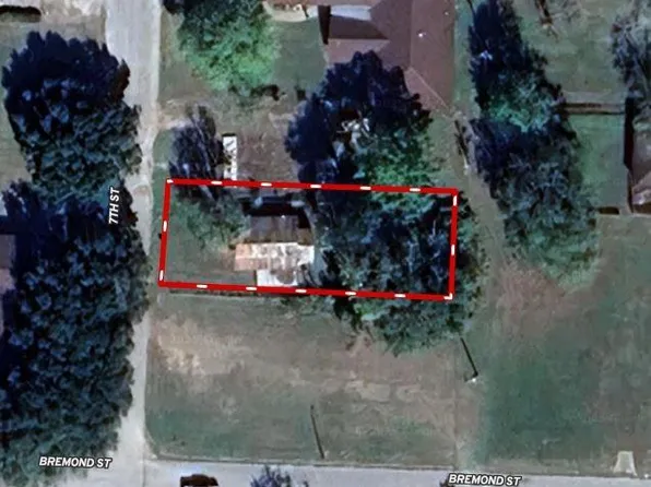 836 7th St, Hempstead, TX 77445