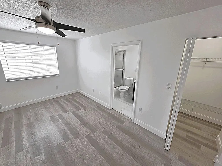 18616 SW 100th Ave — Photo 14