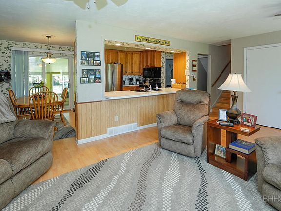 15352 River Heights-105