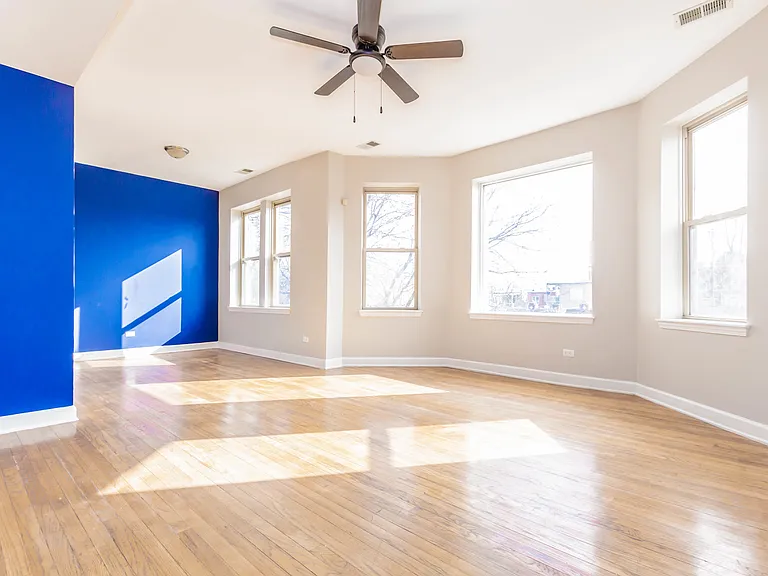 7722 S Cornell Ave — Photo 2