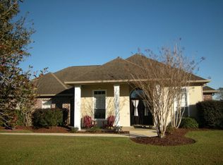 51 Ridgeway Dr, Picayune, MS 39466