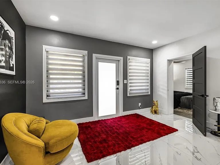 285 NW 45th St — Photo 5