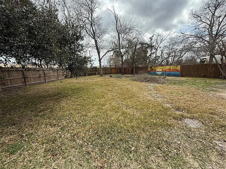 4114 Victoria Ave — Photo 6