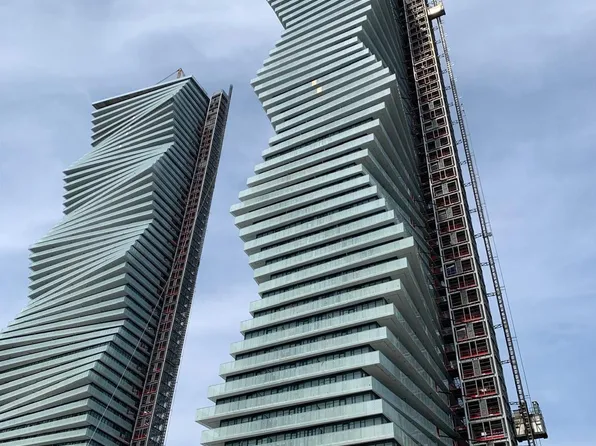 3900 Confederation Pkwy, Mississauga, ON