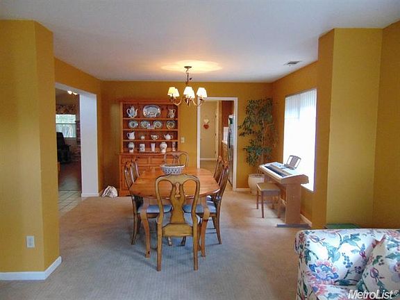 4th image of 519 E Sandstone Ct