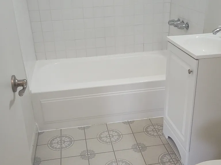 6510 Marbrisa Ave #D — Photo 32