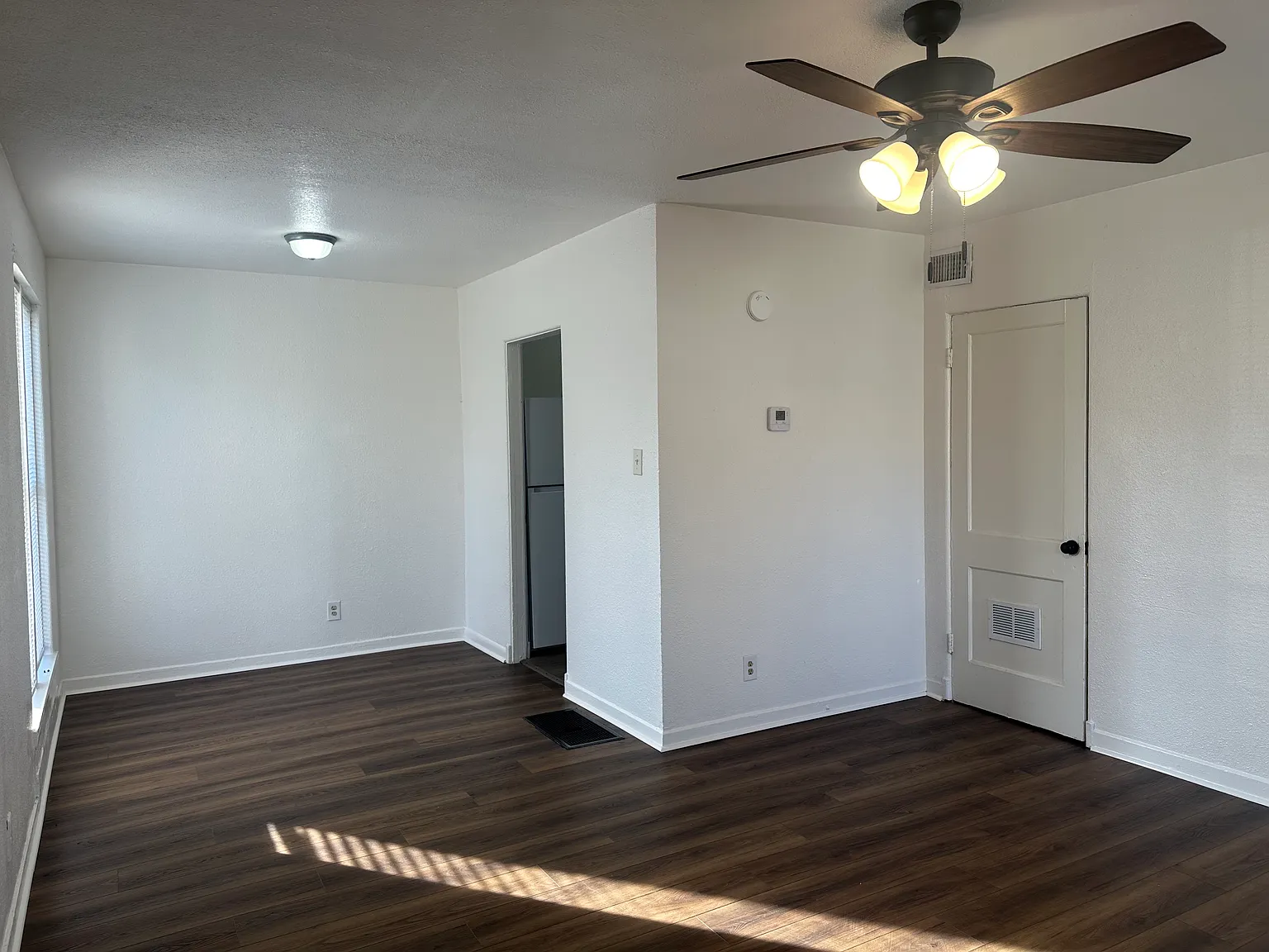 2 bed, 774 sqft, $850 — Photo 2