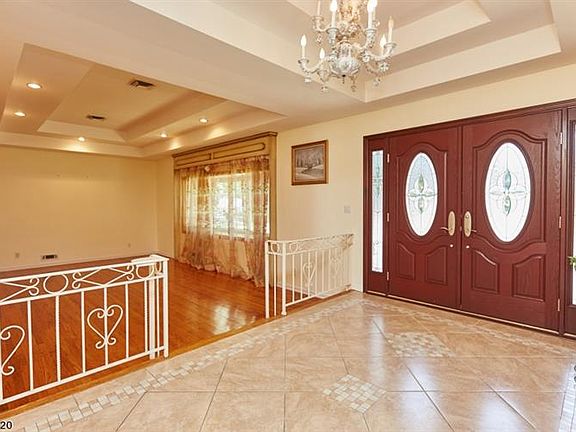 4th image of 45-49 Korwel Cir