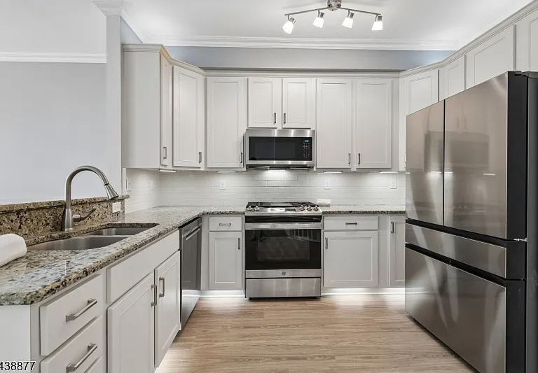 612 Lopez Ln — Photo 12