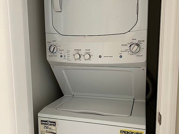 5th image of 13370 Los Robles Ct